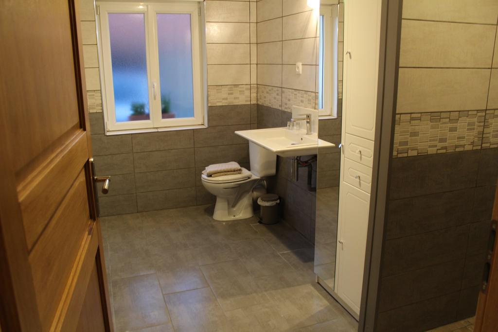 Au Relais Du Canal A Grand Gabarit Nesle Экстерьер фото